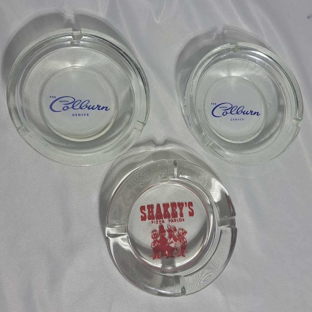 Lot Of 3 Vintage Hotel Glass Round Cigarette Ashtrays - Colburn Denver Shakeys